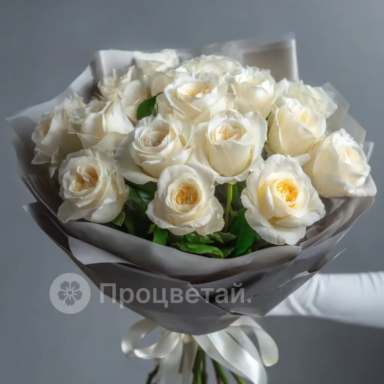 Белые розы &laquo;Утренний свет&raquo;