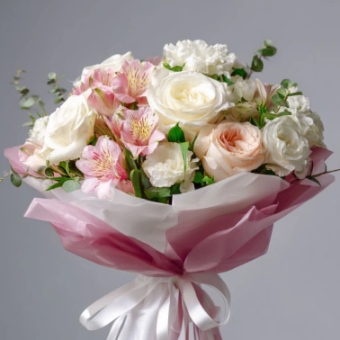 Букет с эустомами «Пыльца нежности»