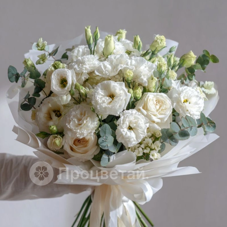 Букет с эустомами &laquo;Светлая вуаль&raquo;