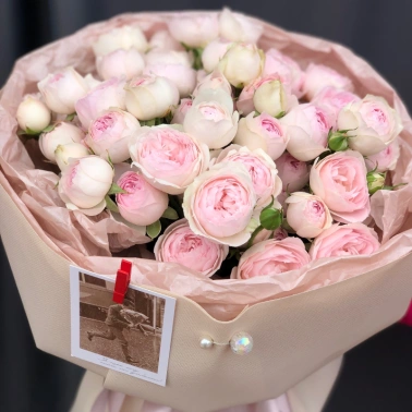 Букет из кустовых роз «нежность»