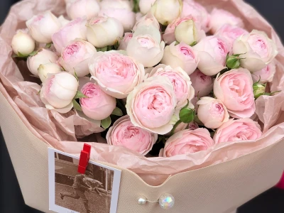 Букет из кустовых роз «нежность»