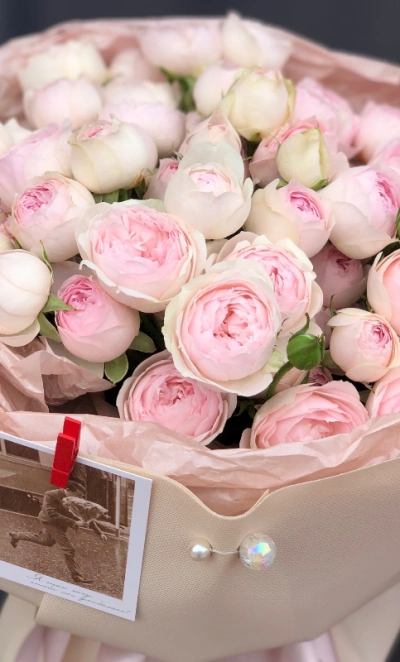 Букет из кустовых роз «нежность»