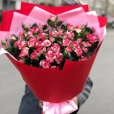 Букет из кустовых роз