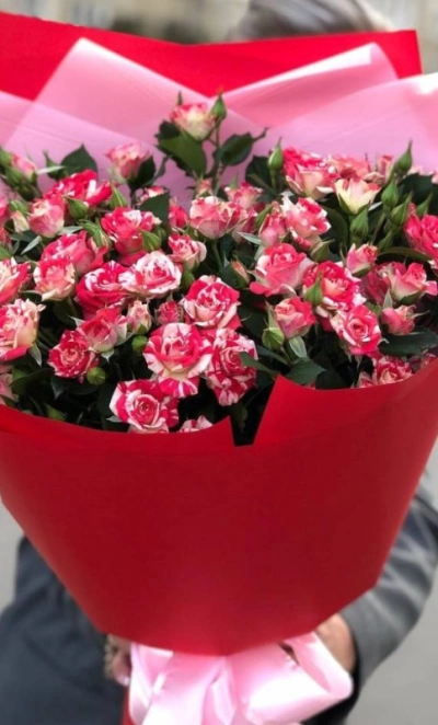 Букет из кустовых роз