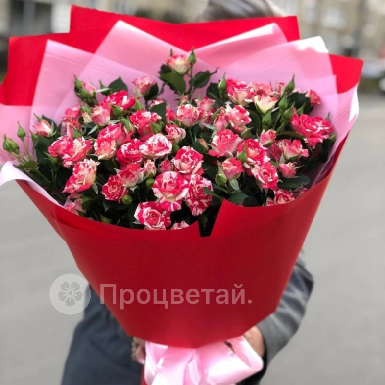 Букет из кустовых роз