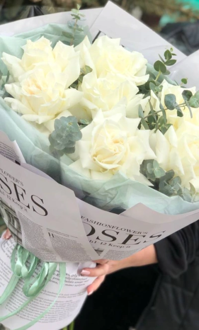 Букет из белых французских роз  «Белый Шёпот»