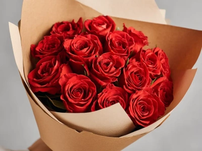 15 красных кенийских роз